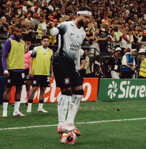 开云综合服务-双脚站到足球上得吃黄牌！德佩不服？解释来了！