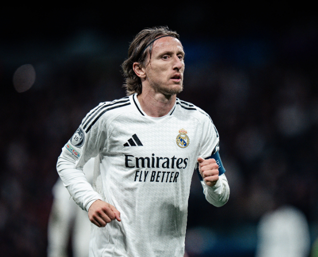 开云品牌-带队米兰21轮不败！金球巨星老当益壮，梳理进攻，皇马后悔放走他|AC米兰|卢卡·莫德里奇|意甲|罗马|卢卡·佩莱格里尼_新浪体育_新浪新闻