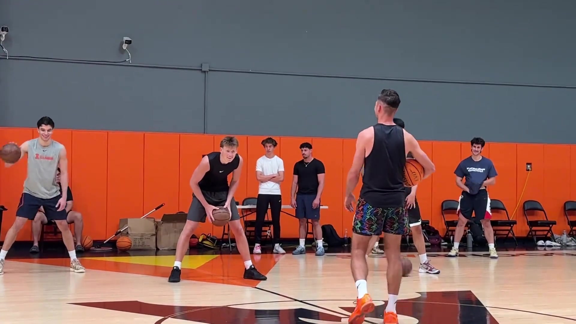开云品牌-张博源与知名训练师Jordan Lawley一起训练！伊利诺伊小佩贾也在